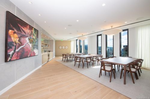 987 Queen St, Honolulu HI 96814-4118 exterior