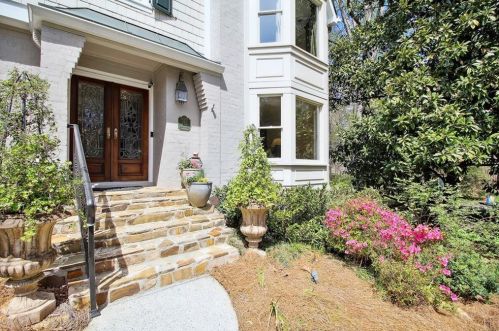 285 Brackenwood Cir, Atlanta, GA 30328-2648