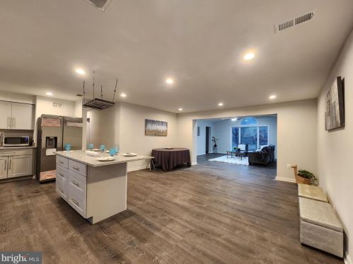 7109 Lamar Dr, Springfield VA  22150-3127 exterior