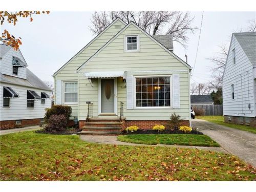 7922 Theota Ave, Cleveland OH  44129-1818 exterior