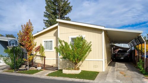 204 Jason St, Windsor, CA 95492-9273