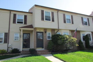 4 Orchid Ct, Sayreville, NJ 08872-2114