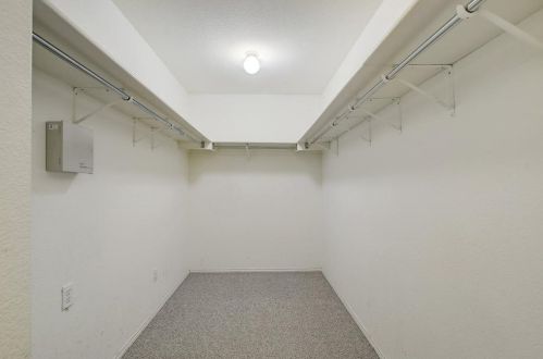 400 Masonwood Dr, Uhland TX 78640-4609 exterior