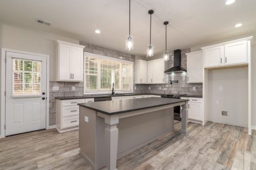 3940 Woodland Cir, Conyers GA  30013-3057 exterior