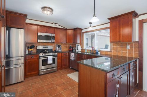 434 Lakeview Ave, Tavistock NJ  08033-1612 exterior