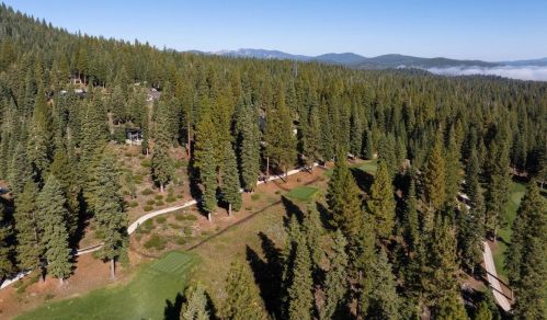 8370 Valhalla Dr, Truckee CA  96161-4296 exterior