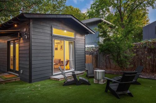 1305 40 St, Austin TX  78756-3614 exterior