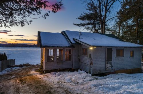 57 Ware Rd, Manchester, ME 04351-3629