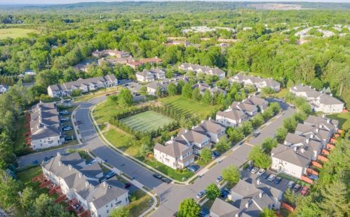 12 Scarlet Oak Dr, Princeton NJ  08540-4610 exterior