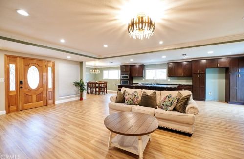 1344 Winn Dr, Upland CA  91786-5026 exterior