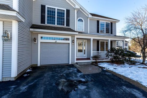 17 Pineo Farms Rd, Seabrook, NH 03874-4197