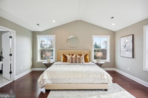 6615 Gude Ave, Silver Spring MD 20912-4827 exterior