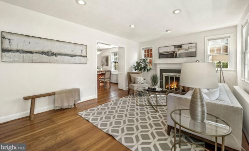 8009 Glenside Dr, Silver Spring MD 20912-7327 exterior