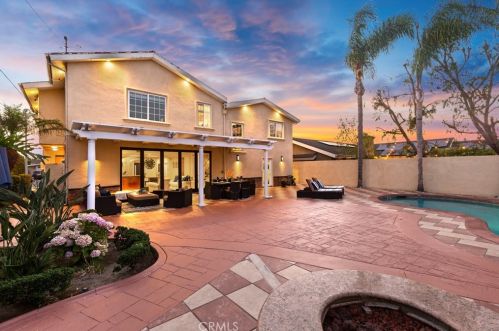 12102 Reagan St, Los Alamitos, CA 90720-4136