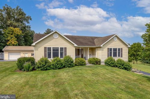 145 Lindsay Ln, Edinburg, VA 22824-3199