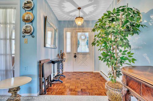 826 Liverpool Cir, Lakehurst, NJ 08759-5384