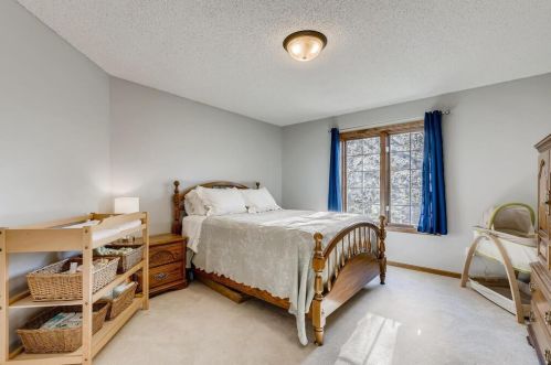 3826 Bridgewater Dr, Saint Paul MN  55123-2528 exterior