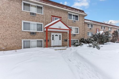 1010 18th St, Broadview, IL 60155-5818