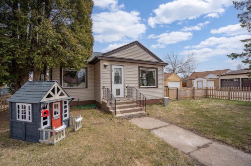 136 9th St, Scanlon MN  55720-1815 exterior