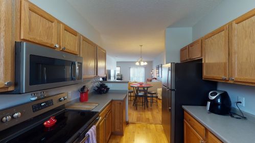 1091 Barclay St, Saint Paul MN  55106-2870 exterior