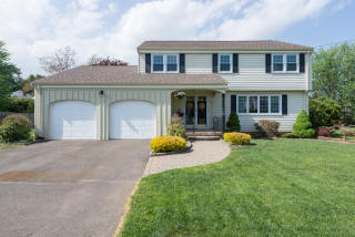 169 Two Rod Hwy, Hartford, CT 06109-3981