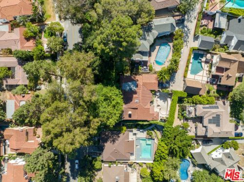 1437 Mountain St, Glendale CA  91207-1259 exterior