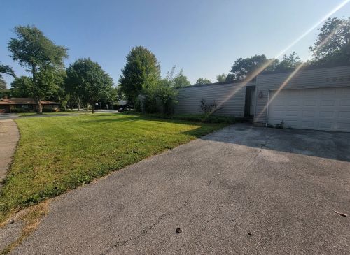 2940 Flossmoor Rd, Homewood, IL 60422-1154