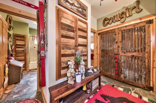 14175 Pathway Ave, Truckee CA  96161-6228 exterior