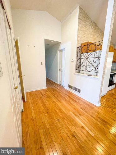 2245 52 St, Philadelphia PA 19131-2312 exterior