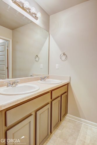 3843 Hempstead Way, Atlanta GA  30331-5268 exterior