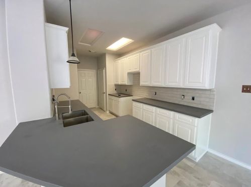 142 Stedhill Loop, Conroe TX  77384-5072 exterior