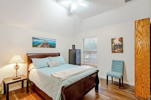 15920 Braesgate Dr, Austin TX  78717-4817 exterior