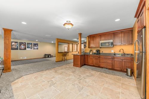 5 Crenshaw Ct, Lemont IL  60490-6614 exterior