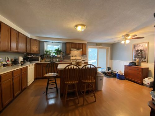 23 Emerald Dr, Hillsboro, NH 03244-5008