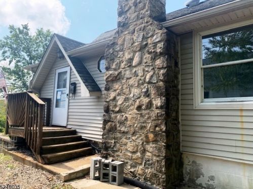 164 Sand Shore Rd, Mount Olive, NJ 07828-1516