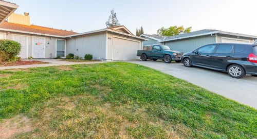 8970 Laguna Vista Ct, Elk Grove, CA 95624-2033