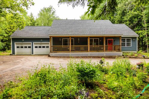 48 Blake Rd, Weare, NH 03281-4302