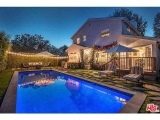 11326 Isleta St, Los Angeles CA  90049-3023 exterior