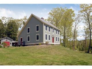 323 Governor Wentworth Hwy, Tuftonboro, NH 03894-4616