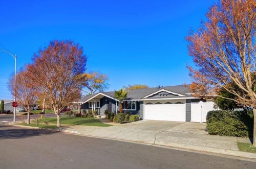 1327 Radcliff Ln, Hayward, CA 94545-2649