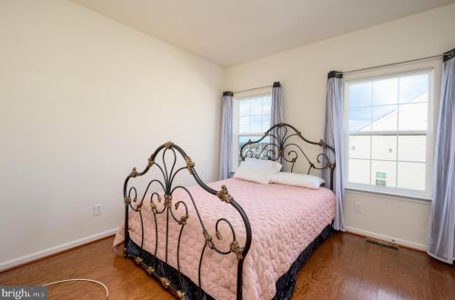 2331 Water Garden Dr, Hanover PA 17331-8319 exterior