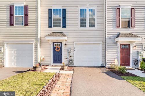 174 Ontario Dr, Falling Waters, WV 25419-0089