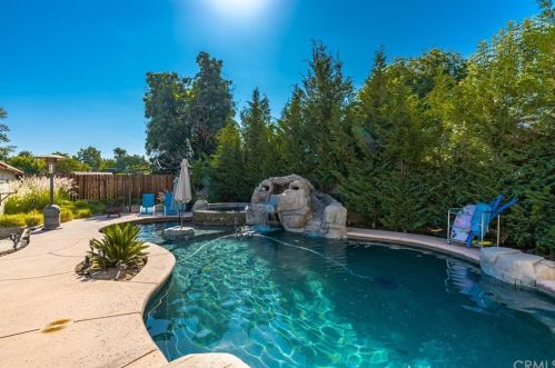 10080 Victoria Ave, Riverside CA  92503-6146 exterior