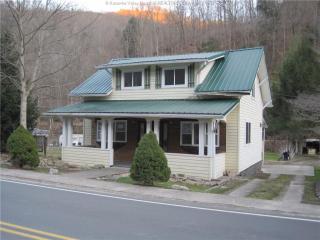 19653 Pond Fork Rd, Van, WV 25206