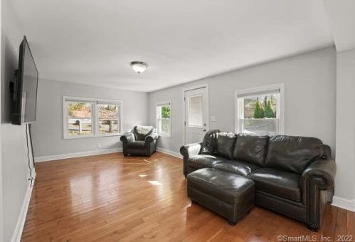 35 Philo Curtis Rd, Sandy Hook CT  06482-1220 exterior