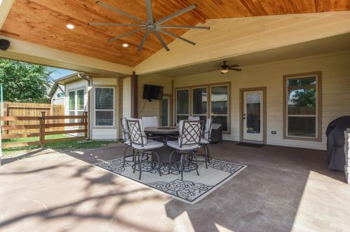 2036 Doolan Dr, Conroe TX  77301-4105 exterior