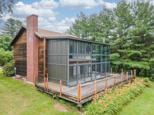21 Cofran Ave, Tilton, NH 03276-1605