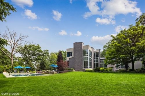 11300 79th St, Willowbrook IL  60527-5107 exterior