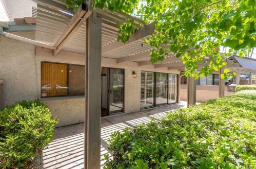 6548 Circulo Dali, Anaheim CA  92807-4906 exterior