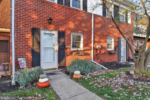 683 Colony Dr, York, PA 17404-1735